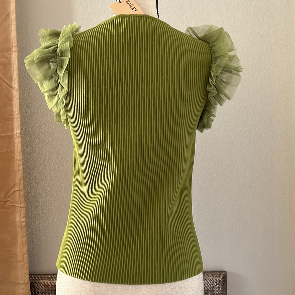 NWT Bailey 44 Ruffled Shell - Picture 5 of 8